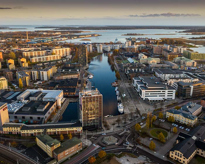 Flygbild över stadsdel i Karlstad
