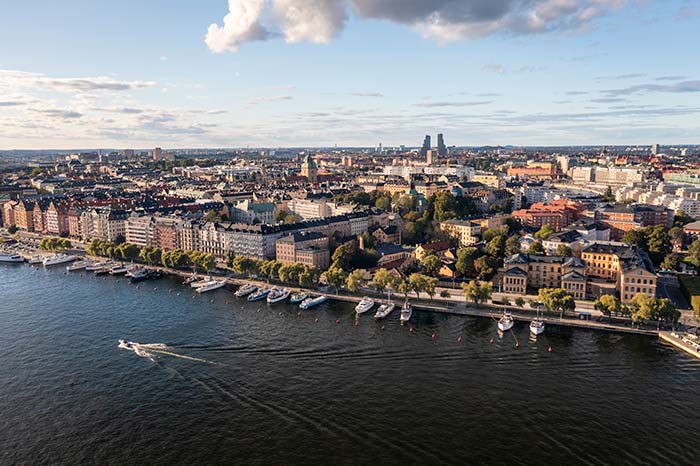 Flygbild över Kungsholmen och Mälaren i Stockholm